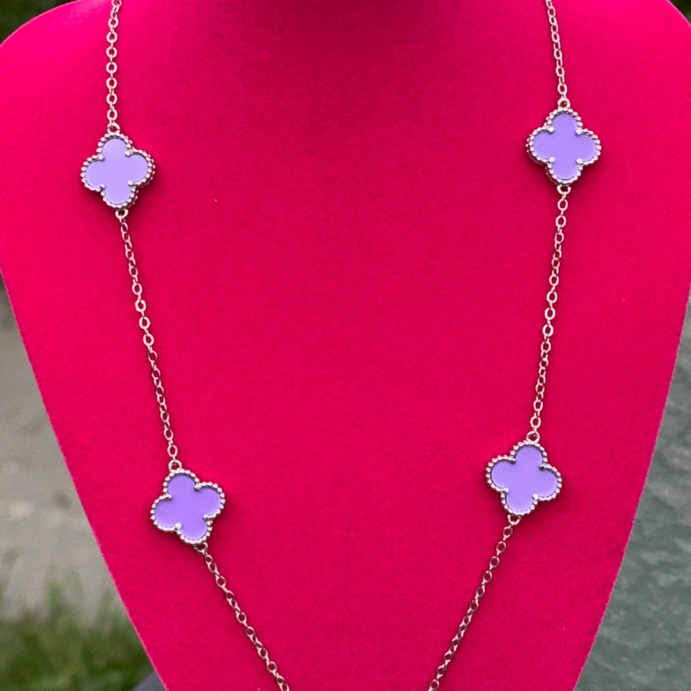 Elegant Purple Clover Necklace - Picture 2 of 3